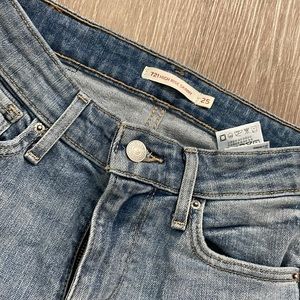 Levi’s 721 High Rise Skinny Jeans